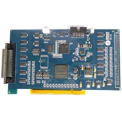 Assemblage de circuits imprimés du système de communication embarqué